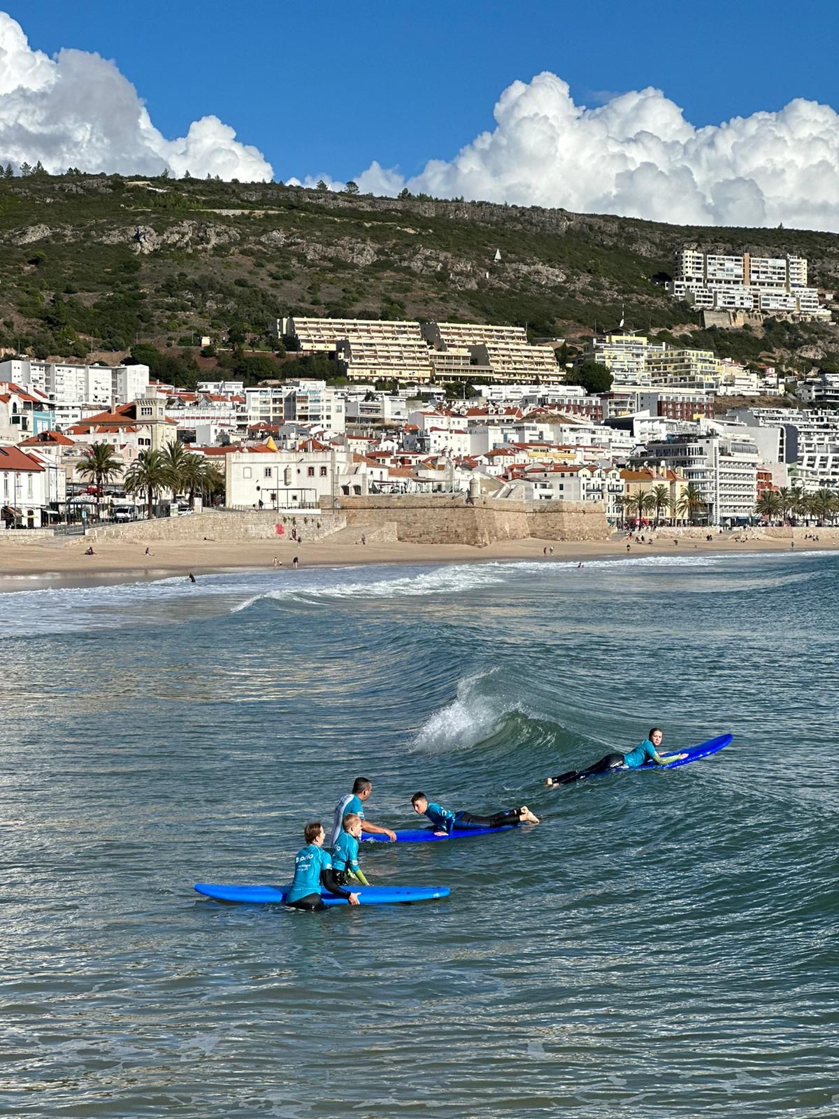 Winter Sessions - Aula de Surf, Bodyboad e Skimboard - Domingo dia 7 de abril - 09h30 às 12h30 - Praia do Ouro, Sesimbra